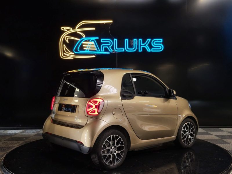 SMART FORTWO Coupé EQ 82 CV PRIME / TOIT PANORAMIQUE + SIEGEES CUIR CHAUFFANTS /