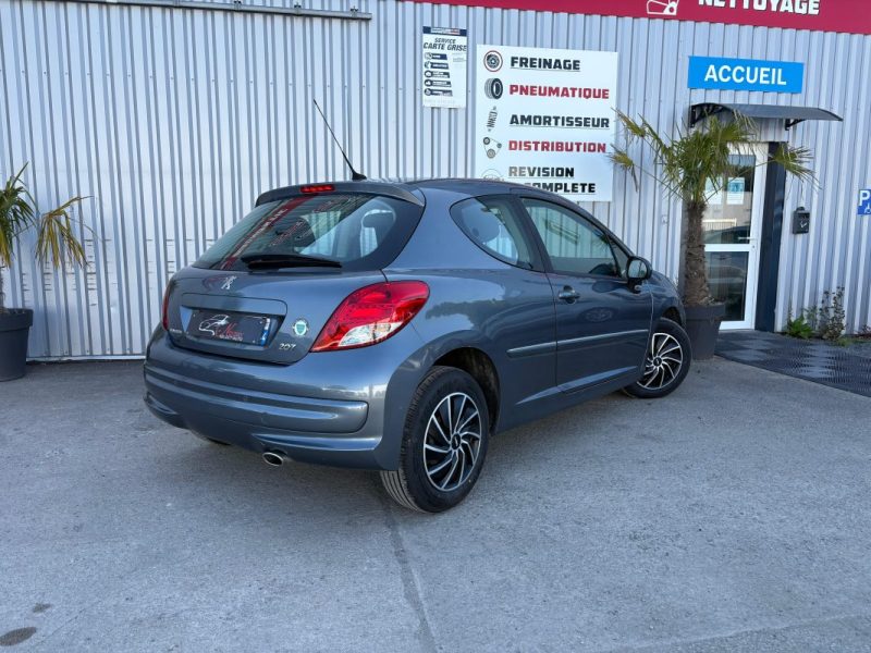PEUGEOT 207 2010