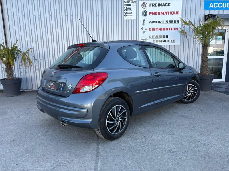 PEUGEOT 207 2010