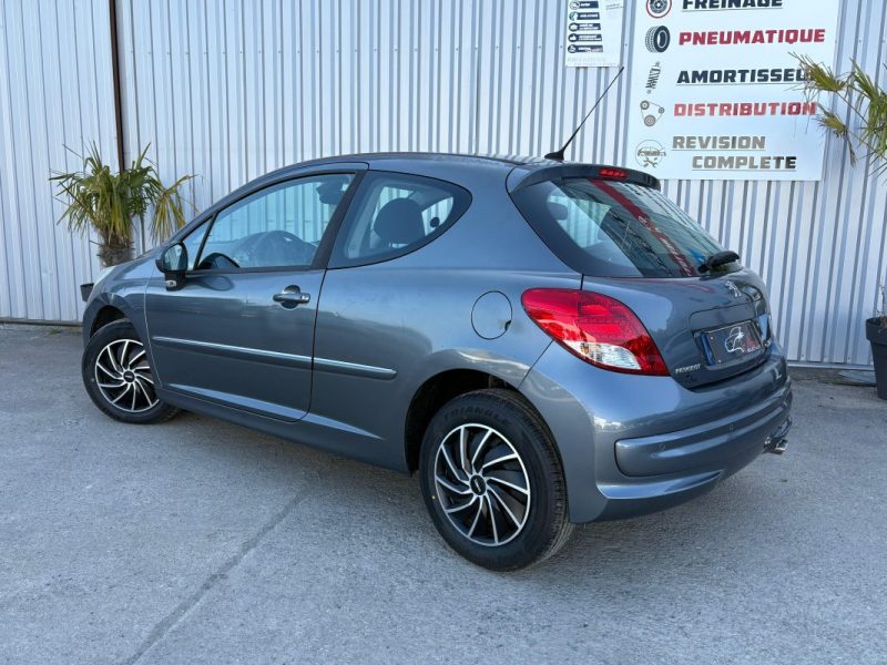 PEUGEOT 207 2010
