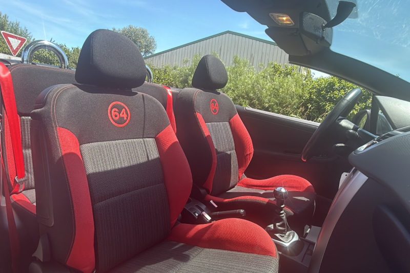 PEUGEOT 207 CC 1.6 HDi 112 FAP BLUE LION SERIE 64 BVM6