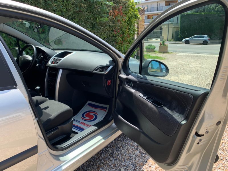 PEUGEOT 207 1.4 16V 95cv 