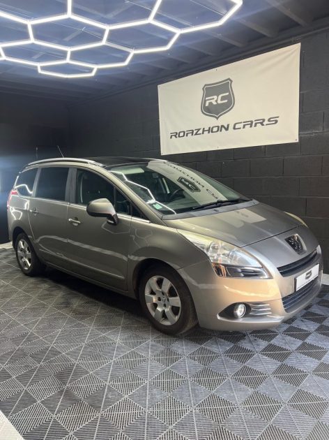 PEUGEOT 5008 2012