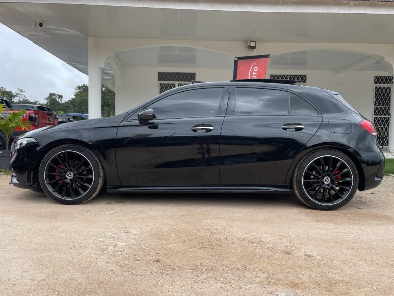 Mercedes-Benz Classe A 180d AMG line - Très bon état - Première main