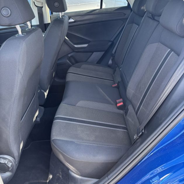 VOLKSWAGEN T-ROC 1.6 TDI 115 CV R-LINE TOIT PANO SIEGES CHAUFFANTS CARPLAY GARANTIE 12 MOIS