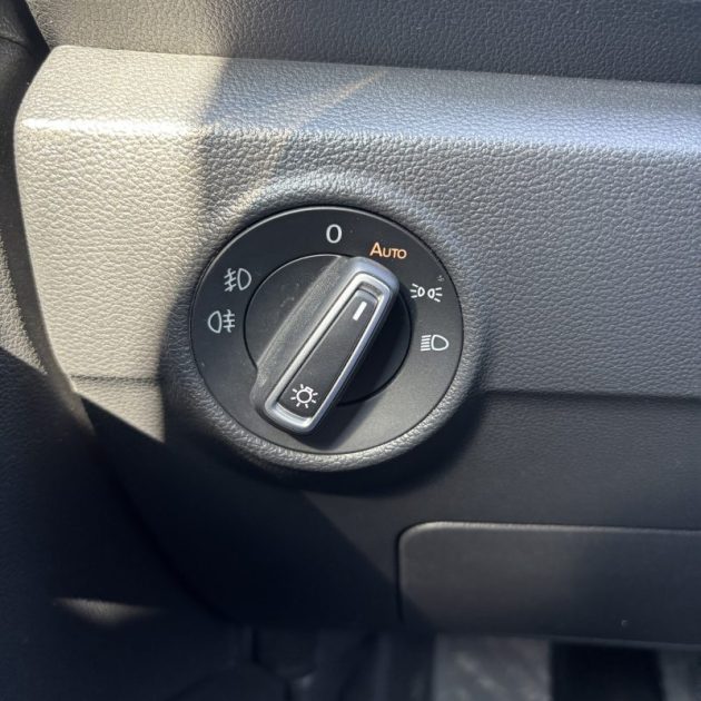 VOLKSWAGEN T-ROC 1.6 TDI 115 CV R-LINE TOIT PANO SIEGES CHAUFFANTS CARPLAY GARANTIE 12 MOIS