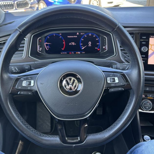 VOLKSWAGEN T-ROC 1.6 TDI 115 CV R-LINE TOIT PANO SIEGES CHAUFFANTS CARPLAY GARANTIE 12 MOIS