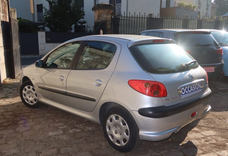 PEUGEOT 206 2004