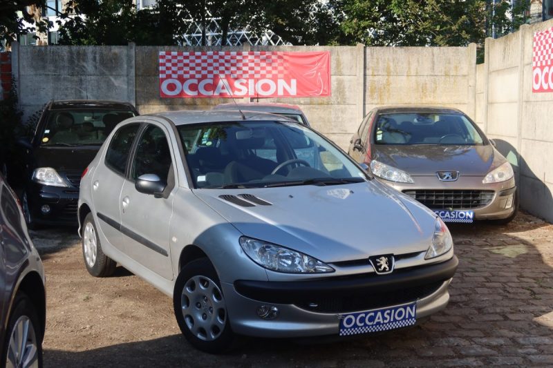 PEUGEOT 206 2004