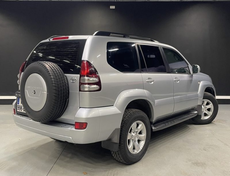 TOYOTA LAND CRUISER  2004