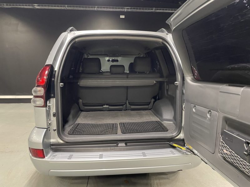 TOYOTA LAND CRUISER  2004