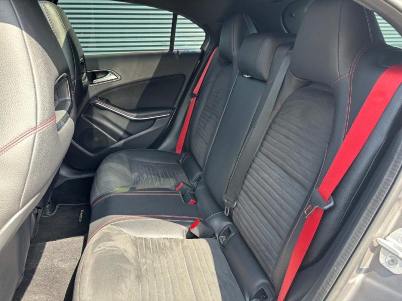 MERCEDES CLASSE A 45 AMG 2.0 Ti 16V 4MATIC 7G-DCT 381 cv