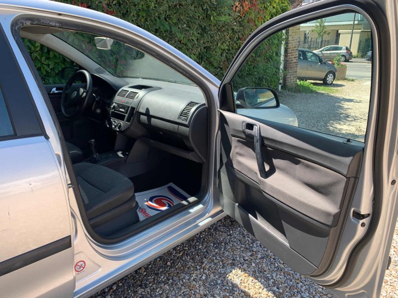 VOLKSWAGEN POLO 2004 1.2i