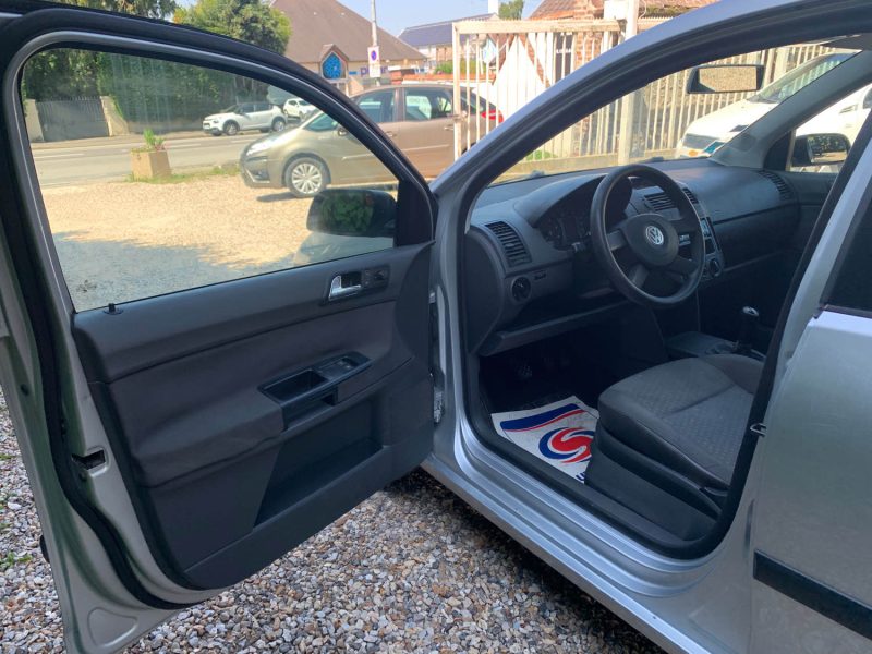 VOLKSWAGEN POLO 2004 1.2i