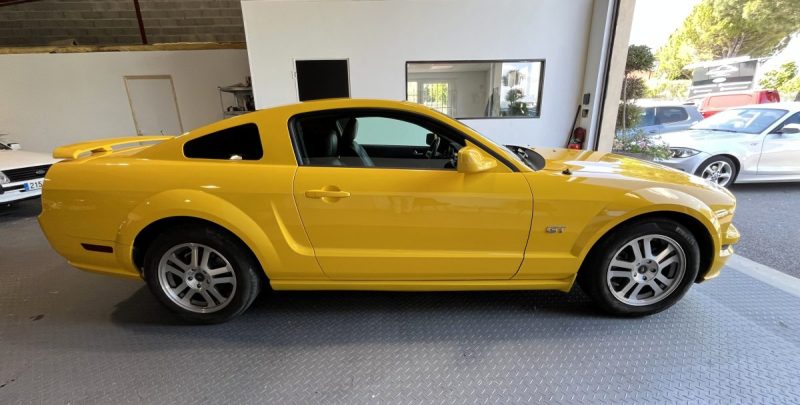 FORD MUSTANG 4.6 COUPE GT 2005
