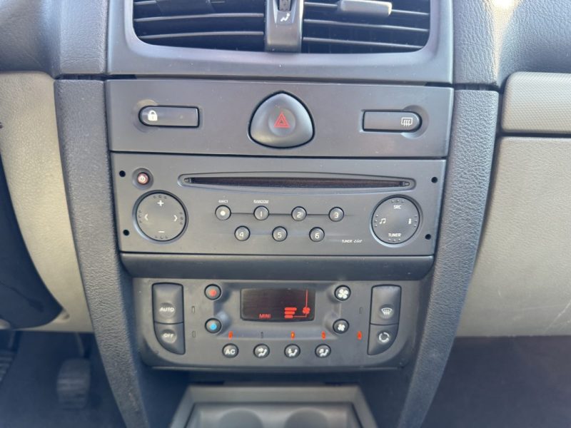 RENAULT CLIO II 1.4L i 16V 98cv EXPRESSION / Révisée&Garantie