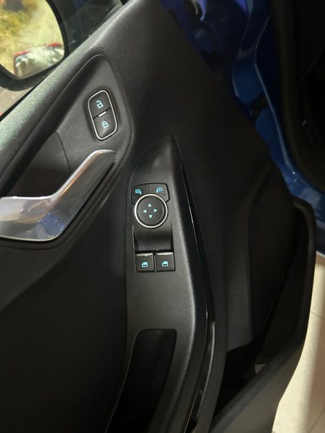 FORD Fiesta 1.5 TDCi 2 PLACES TVA RECUPERABLE 