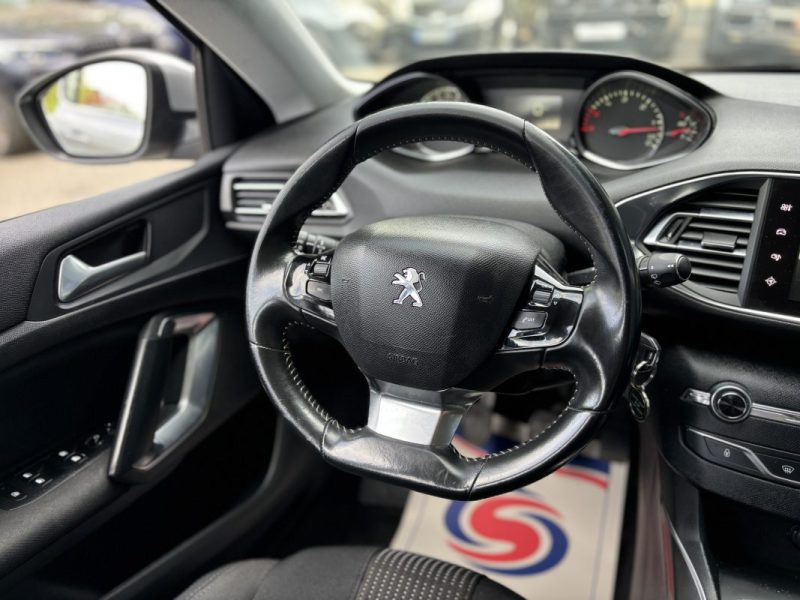 PEUGEOT 308 2015