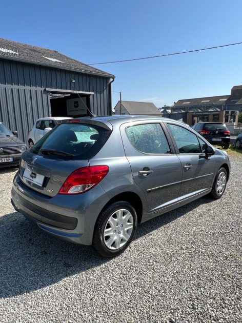 PEUGEOT 207 2010