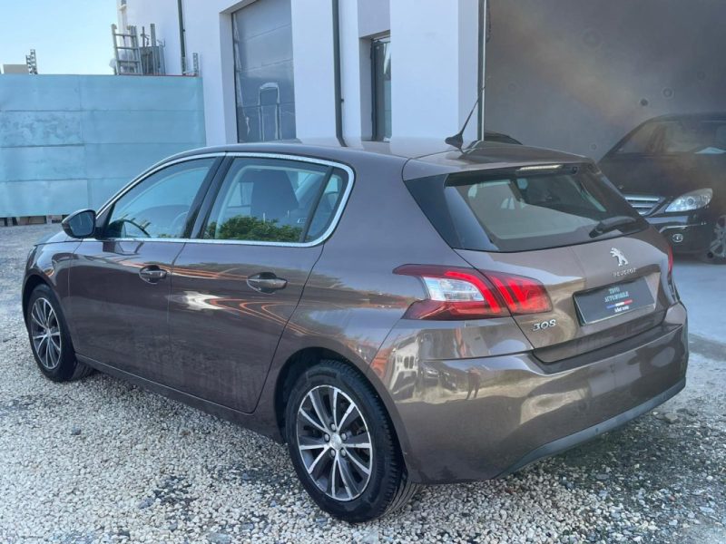 PEUGEOT 308 1.2 110 ch allure + attelage distri ok
