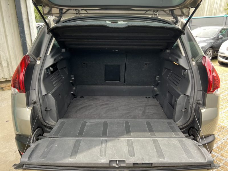 PEUGEOT 3008 PHASE 2 ALLURE 1.2 130 Cv ECRAN GPS CAMERA RECUL TOIT PANO CRIT AIR 1 - GARANTIE 1 AN