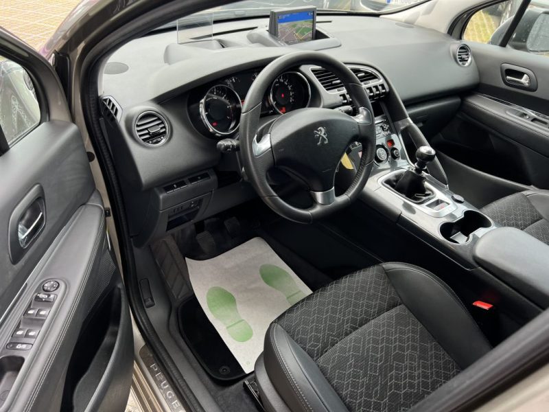 PEUGEOT 3008 PHASE 2 ALLURE 1.2 130 Cv ECRAN GPS CAMERA RECUL TOIT PANO CRIT AIR 1 - GARANTIE 1 AN