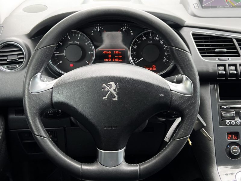 PEUGEOT 3008 PHASE 2 ALLURE 1.2 130 Cv ECRAN GPS CAMERA RECUL TOIT PANO CRIT AIR 1 - GARANTIE 1 AN