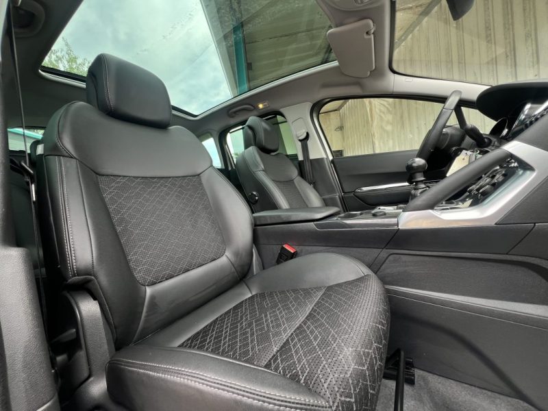 PEUGEOT 3008 PHASE 2 ALLURE 1.2 130 Cv ECRAN GPS CAMERA RECUL TOIT PANO CRIT AIR 1 - GARANTIE 1 AN