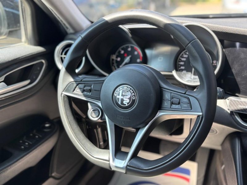 ALFA ROMEO GIULIA 2.2 JTD AT8 136cv SUPER