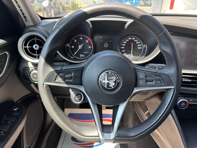 ALFA ROMEO GIULIA 2.2 JTD AT8 136cv SUPER