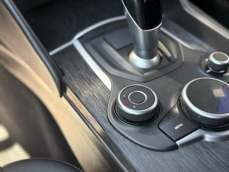 ALFA ROMEO GIULIA 2.2 JTD AT8 136cv SUPER