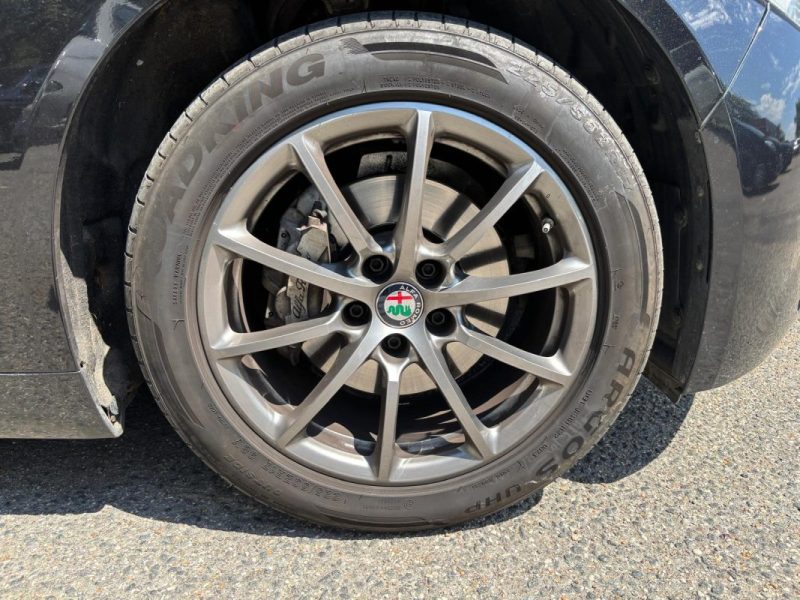 ALFA ROMEO GIULIA 2.2 JTD AT8 136cv SUPER