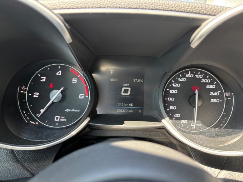 ALFA ROMEO GIULIA 2.2 JTD AT8 136cv SUPER