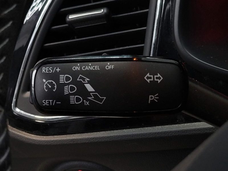 SEAT LEON III 1.6 TDI 105cv Style BVM5 / FAIBLE KILOMETRAGE