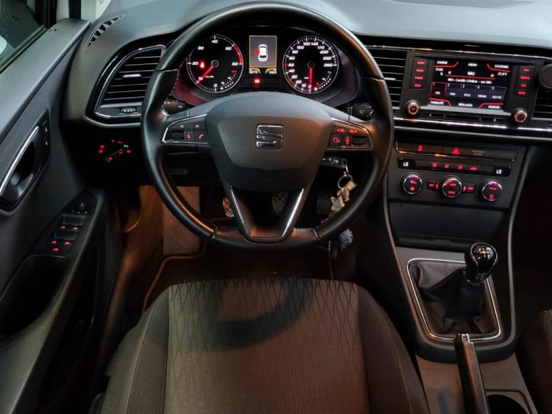 SEAT LEON III 1.6 TDI 105cv Style BVM5 / FAIBLE KILOMETRAGE