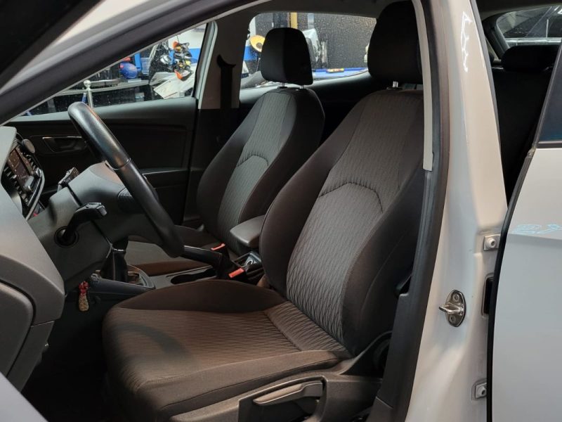 SEAT LEON III 1.6 TDI 105cv Style BVM5 / FAIBLE KILOMETRAGE