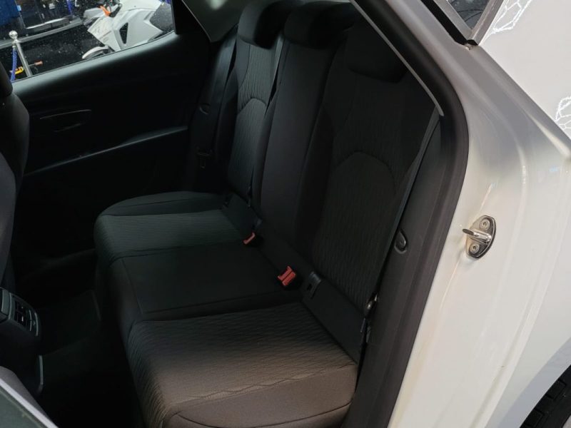 SEAT LEON III 1.6 TDI 105cv Style BVM5 / FAIBLE KILOMETRAGE