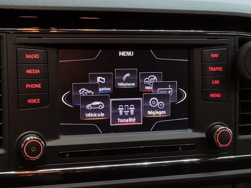 SEAT LEON III 1.6 TDI 105cv Style BVM5 / FAIBLE KILOMETRAGE