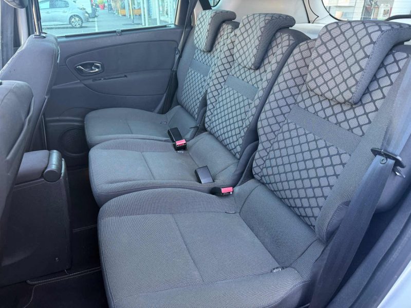 RENAULT MEGANE SCENIC 2011