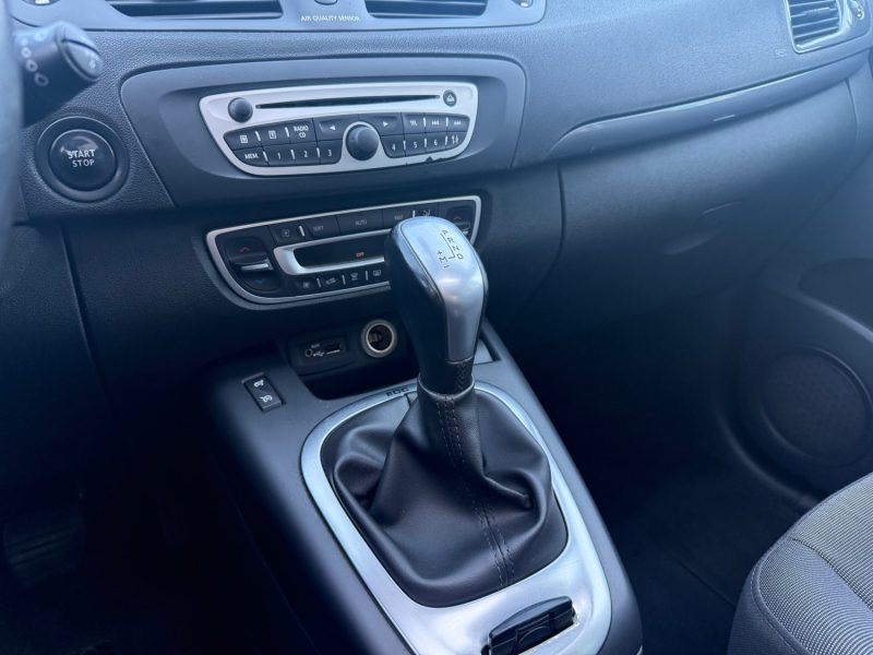 RENAULT MEGANE SCENIC 2011