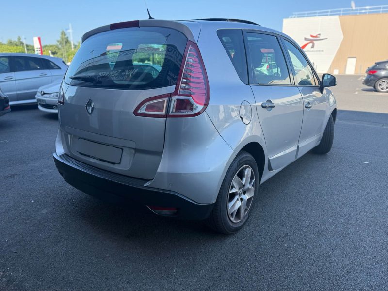 RENAULT MEGANE SCENIC 2011