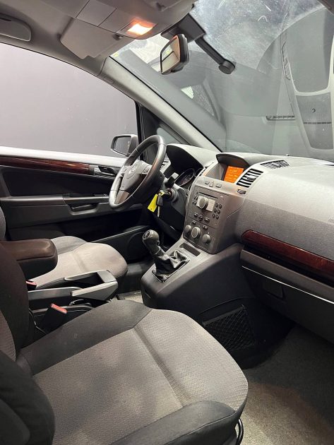 OPEL ZAFIRA 2005