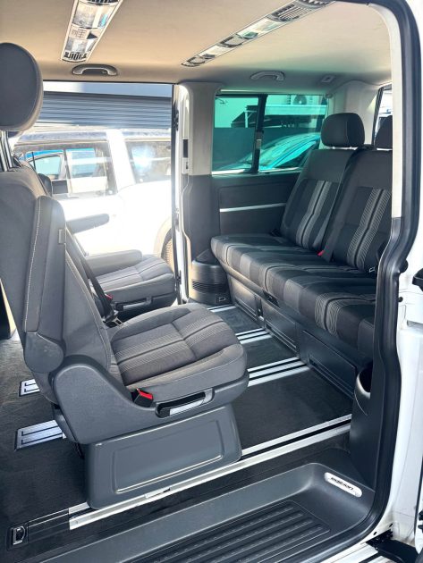 VOLKSWAGEN MULTIVAN 2012