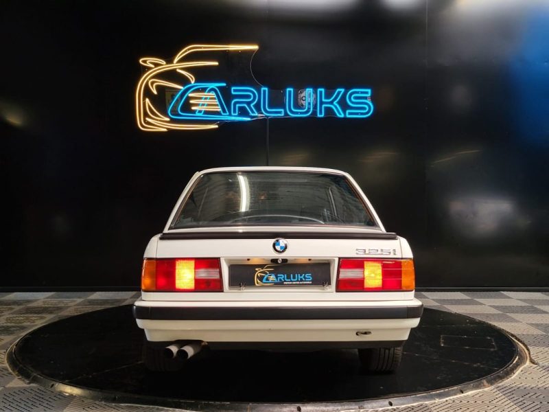 BMW SERIE 3 E30 325i 170cv COUPE / TOIT OUVRANT / CUIR CHAUFFANT / LIGNE PROWELD A CLAPET