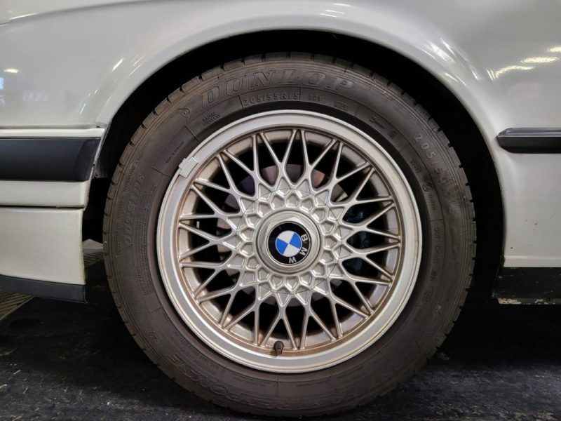 BMW SERIE 3 E30 325i 170cv COUPE / TOIT OUVRANT / CUIR CHAUFFANT / LIGNE PROWELD A CLAPET