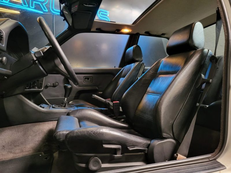 BMW SERIE 3 E30 325i 170cv COUPE / TOIT OUVRANT / CUIR / LIGNE PROWELD A CLAPET