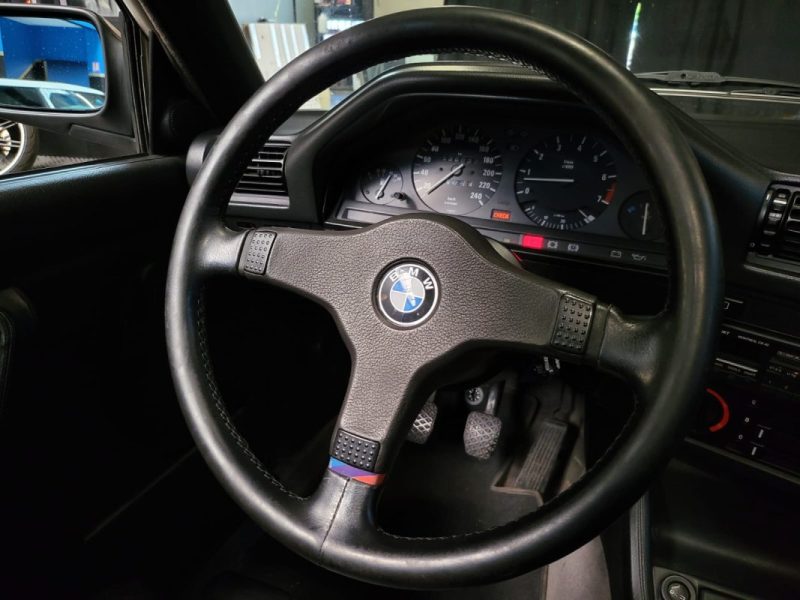 BMW SERIE 3 E30 325i 170cv COUPE / TOIT OUVRANT / CUIR CHAUFFANT / LIGNE PROWELD A CLAPET