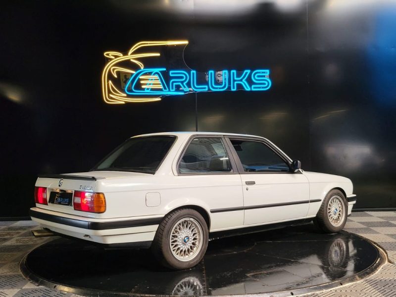 BMW SERIE 3 E30 325i 170cv COUPE / TOIT OUVRANT / CUIR / LIGNE PROWELD A CLAPET