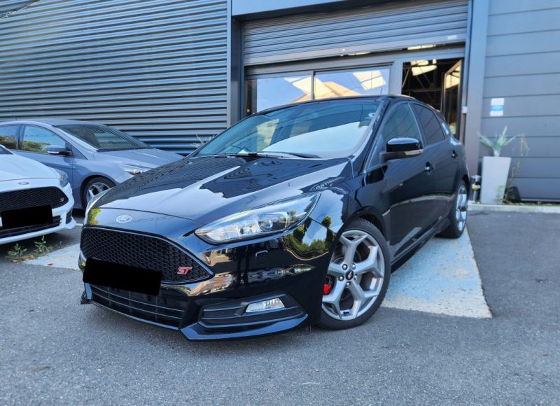 FORD FOCUS 2017 2.0 250 ST*RECARO*SONY*CAMERA*XENON*