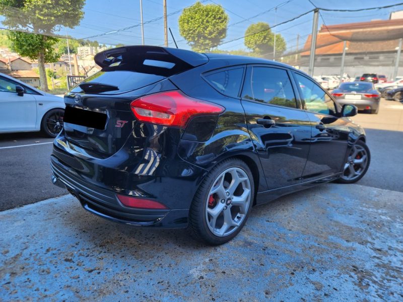 FORD FOCUS 2017 2.0 250 ST*RECARO*SONY*CAMERA*XENON*